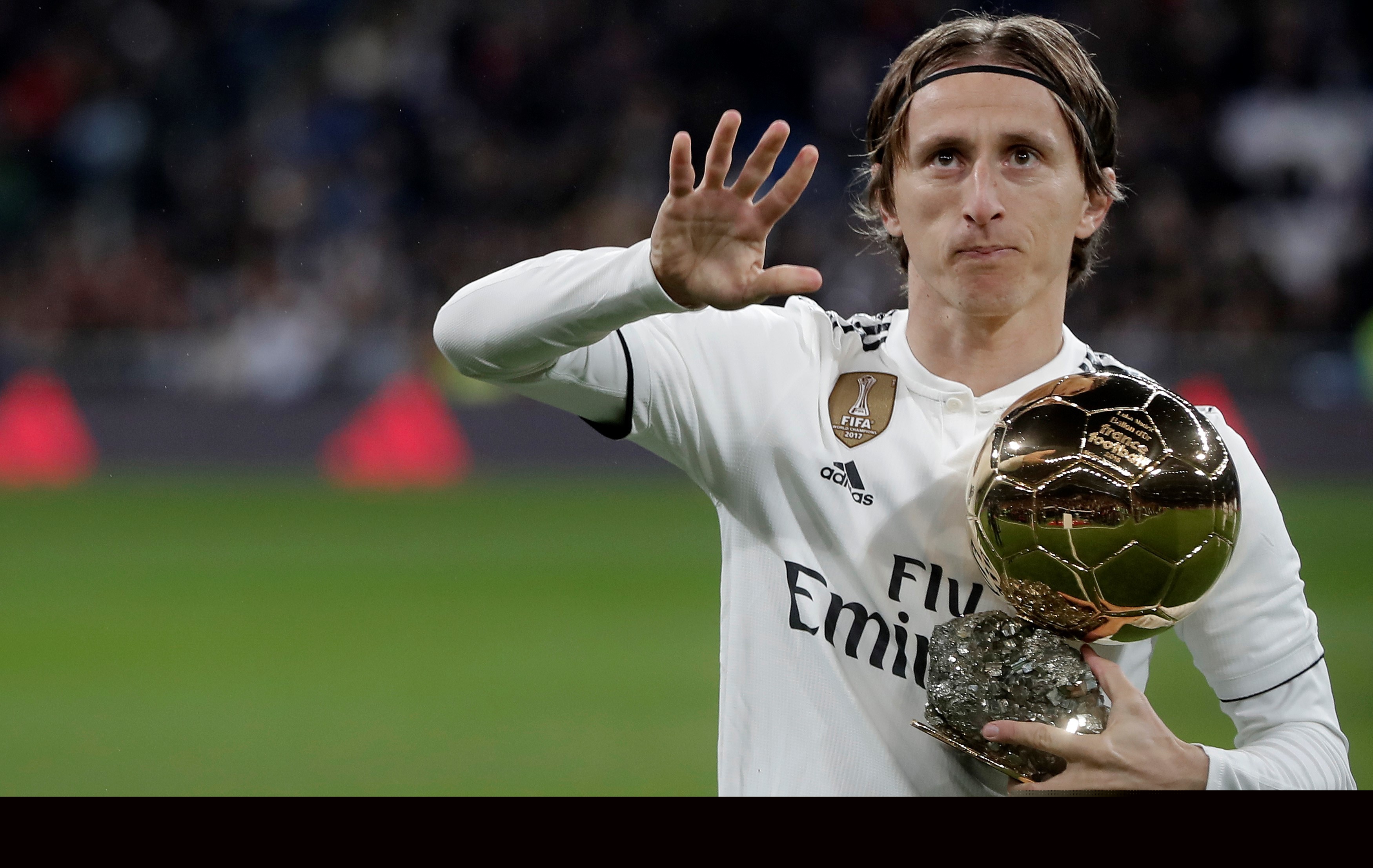 邮报整理C罗豪车收藏：有多辆布加迪，最贵的车价值850万英镑