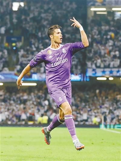 仅吸引了球 仅吸引了球